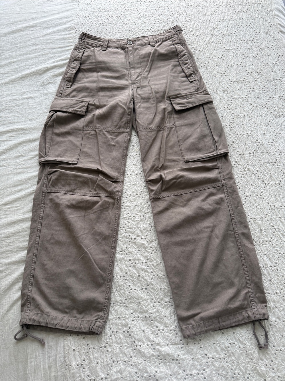 TNA Aritzia Supply Cargo Pants in Taupe Gray